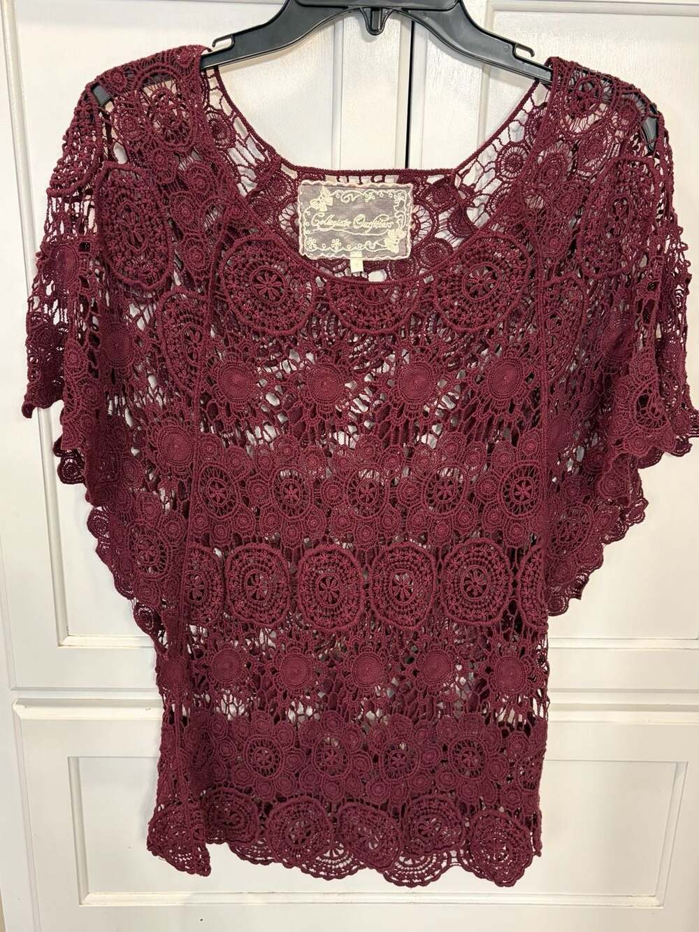 Collegiate Outfitters Women's Size S Burgundy Crochet Lace Short Sleeve Top